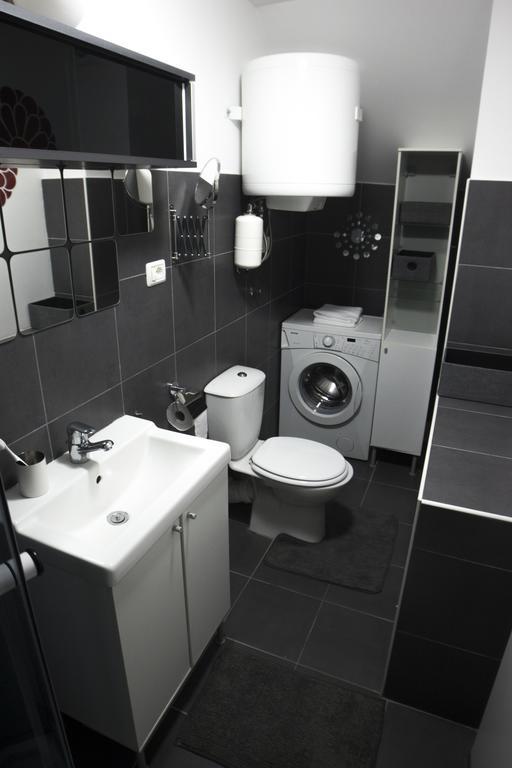 Apartment Via Liberta Piran Bagian luar foto
